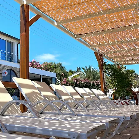 Yalim Otel *