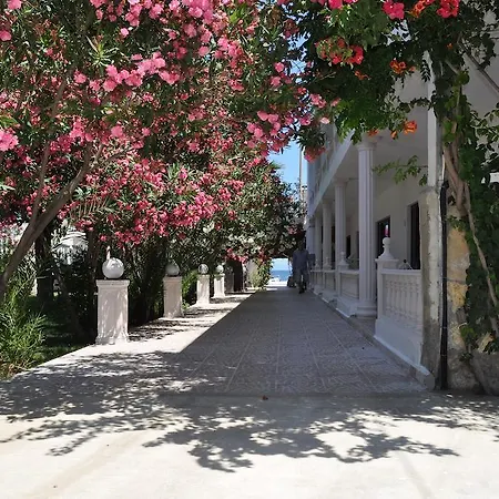 Yalim Otel *